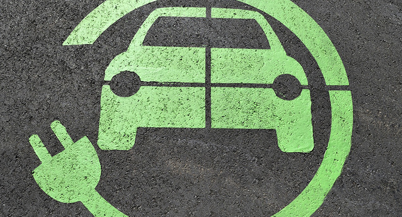 苗圩：新能源汽車明年或?qū)纹疖囀小鞍氡诮健?></div>
            </a></li>
          
          <li id=